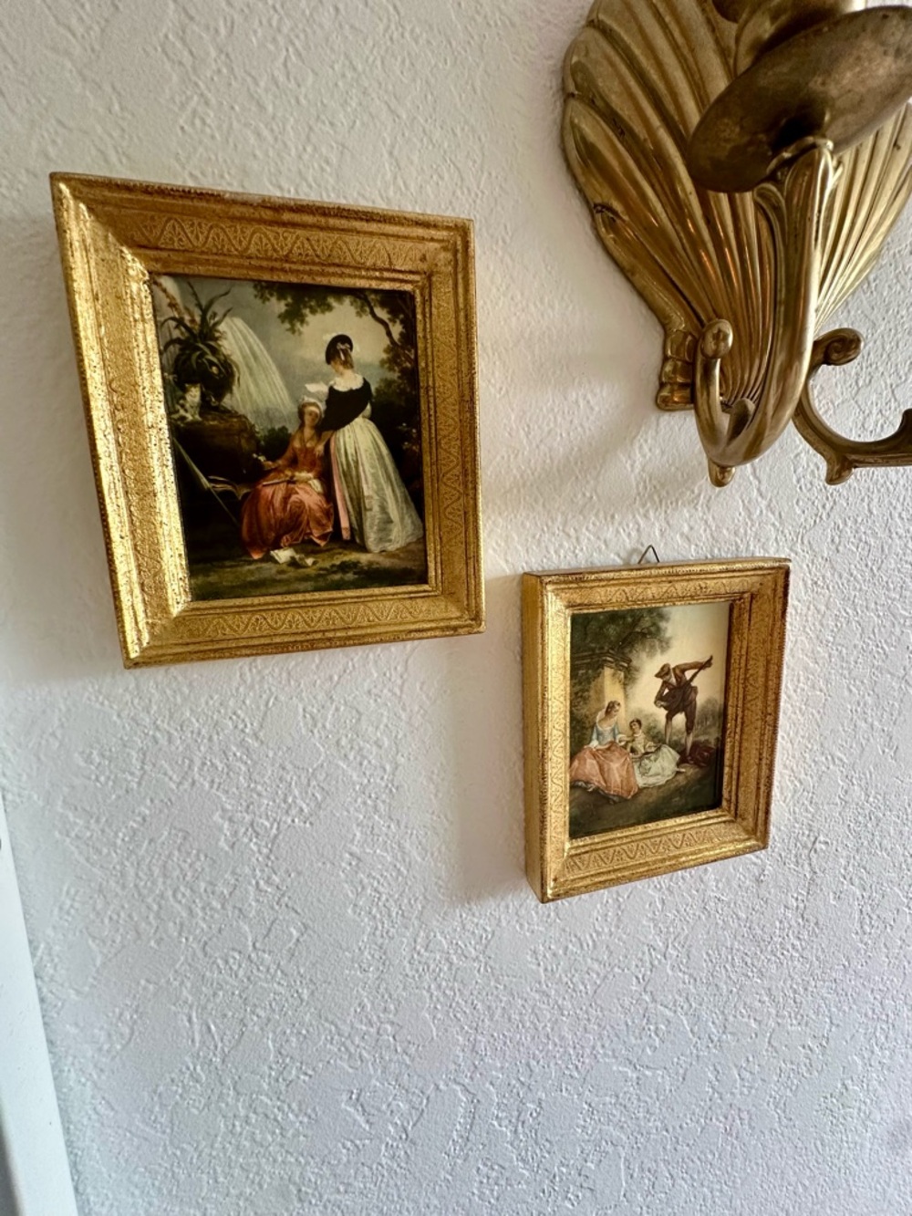 Pair of Italian Wall Art Ornate Gold Frames - Picture 4 of 7